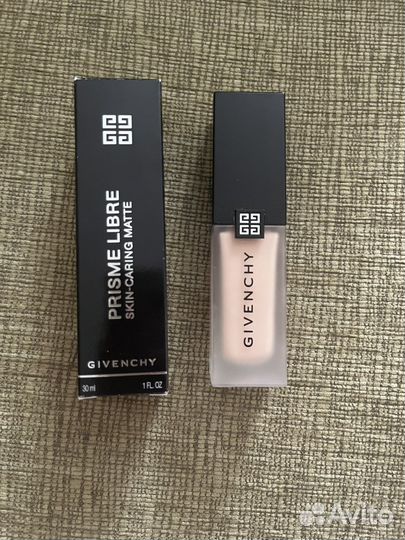 Тональный крем Givenchy prisme libre