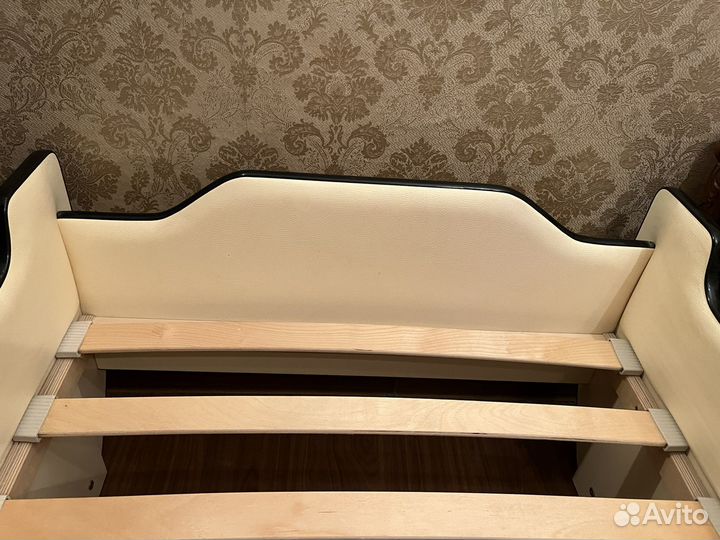 Детская кровать машинка с матрасом