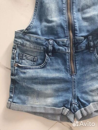 Джинсовый комбинезон на девочку 158см. XS