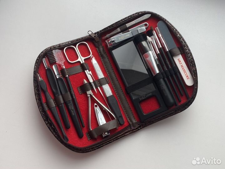 Набор маникюрный 18 предметов mertz