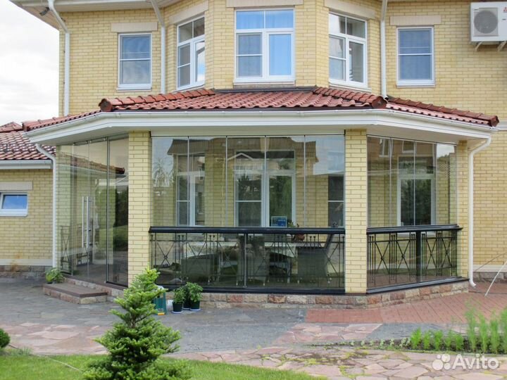 Безрамное остекление частного дома и дачи