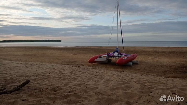 Парусный надувной катамаран