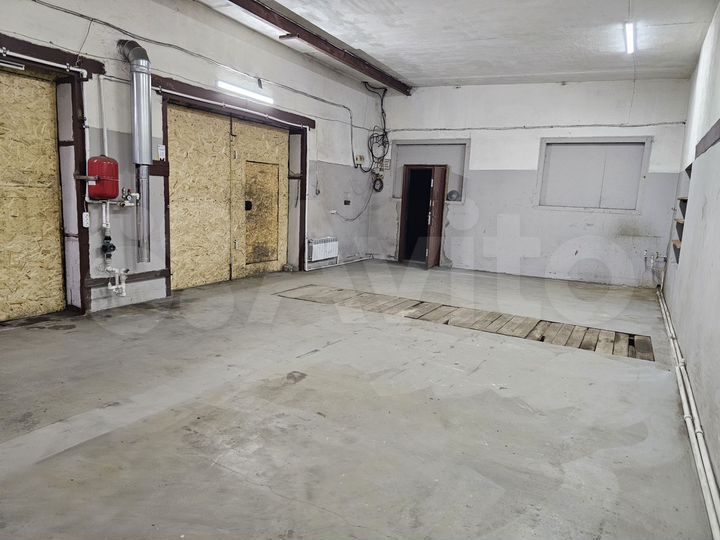 Гараж, > 30 м²