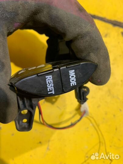 Кнопки на руль Geely Vision