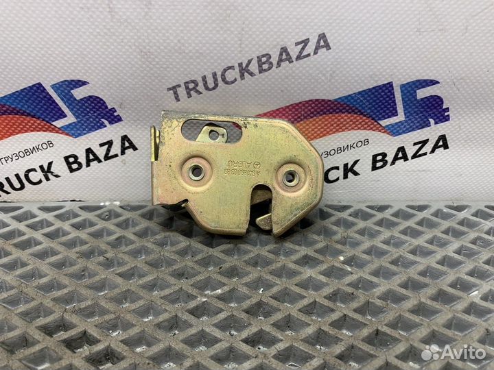 Замок бардачка