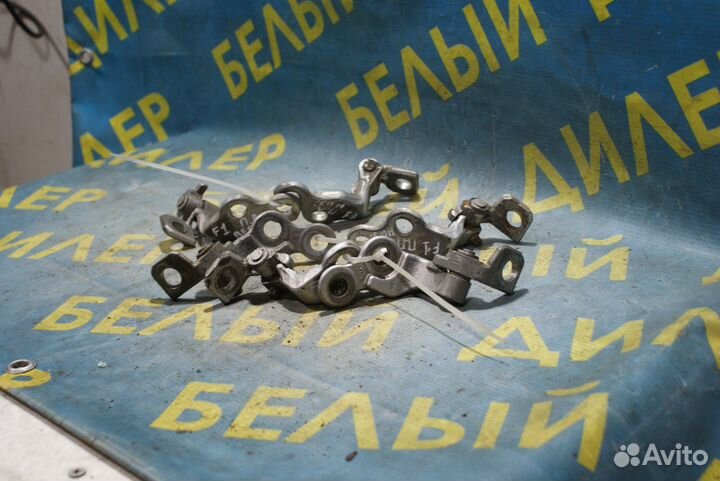 Петля двери Ford Focus 1