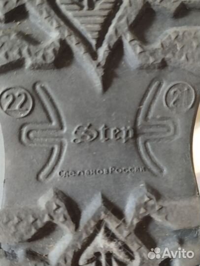 Сапоги, ходунки, столик для кормления