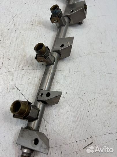 Топливная рейка Bmw 7-Series E65 N73B60 2003