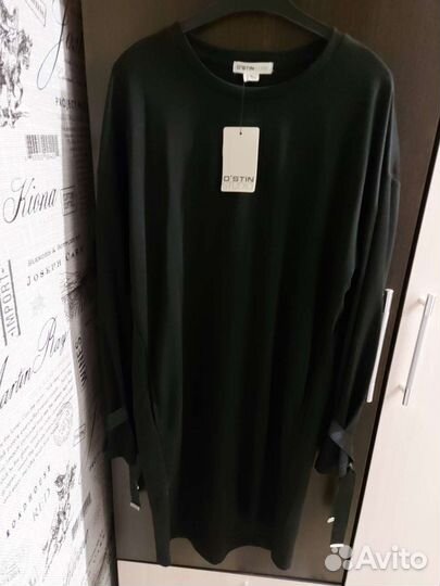 Платья женские разные, 42-44