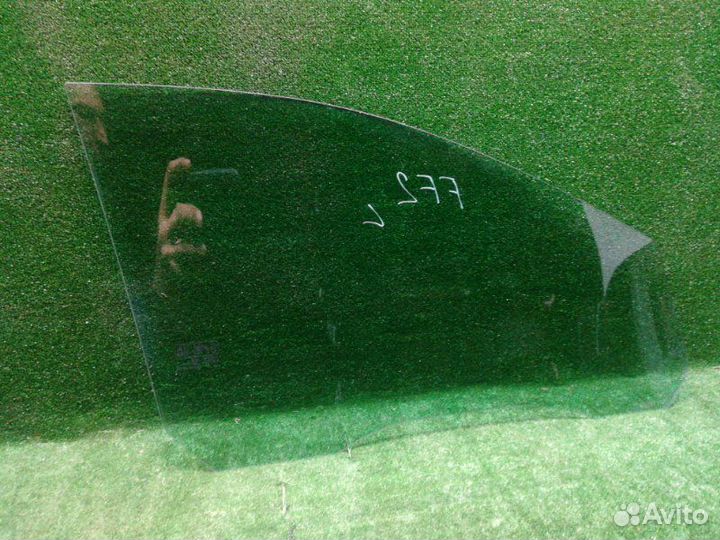 Стекло двери переднее левое Ford Focus 2 седан 1.8