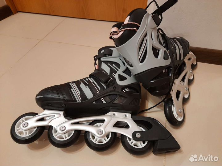 Роликовые коньки Reaction R200W