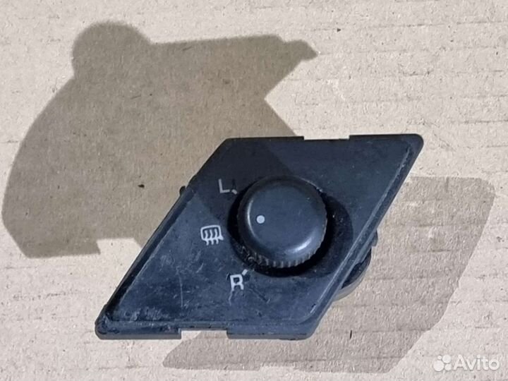 Блок управления зеркалами Skoda Superb 3U4