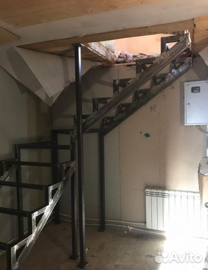 Сварной Каркас Забежной Лестницы на Дачу