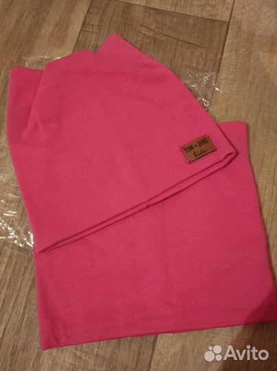 Комплект шапка и снуд новые на 3-5 лет