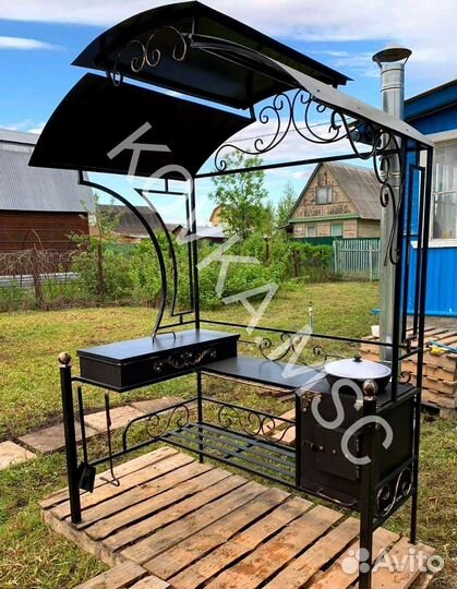 Мангал с крышей