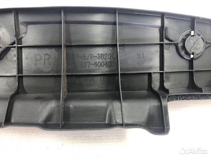 Локер крыла передний правый Toyota Land Cruiser