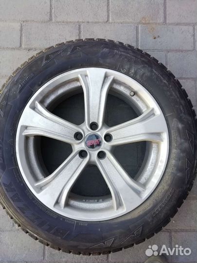 Bridgestone Blizzak DM-V2 225/60 R17