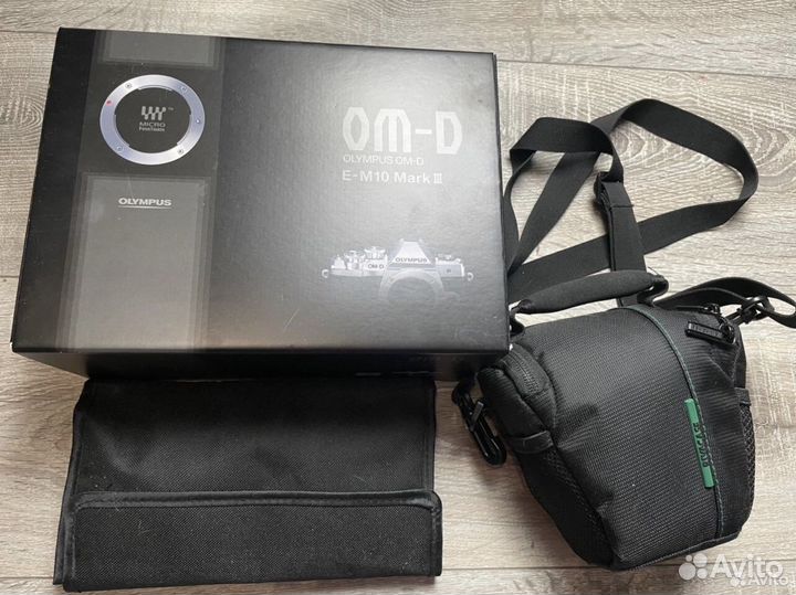 Olympus OM-D E-M10 Mark III 14-42mm F3.5-5.6 II R