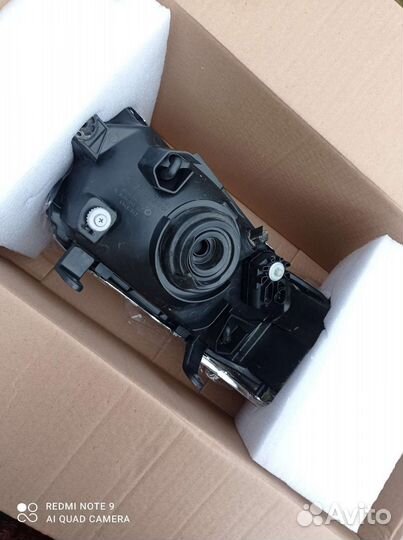 Левая передняя фара