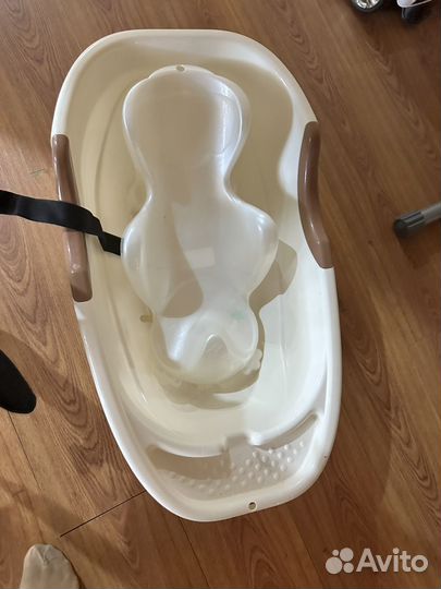 Детское автокресло и ванная детска