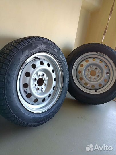 Pirelli Ice Zero 175/65 R14