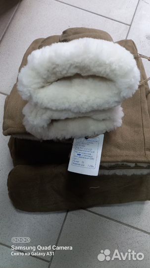 Рукавицы трехпалые защитного цвета из натурального