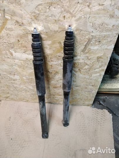 Амортизатор задний Рено Логан Сандеро ларгус