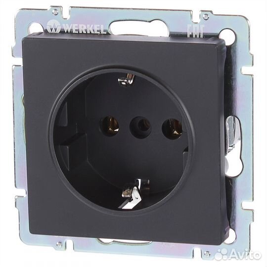 Розетка встраиваемая с заземлением, цвет чёрный