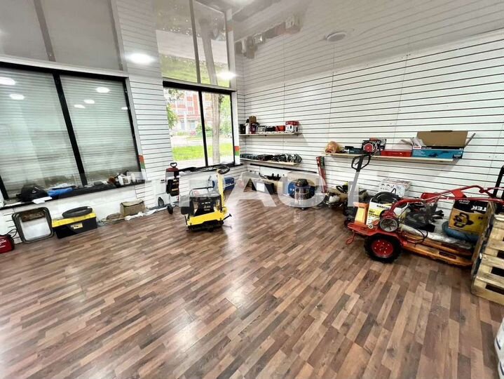 Продам торговое помещение, 140 м²