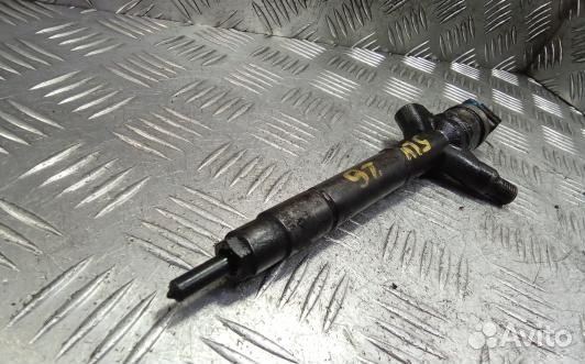 Форсунка дизельная toyota auris E150 (5LV26AL04)