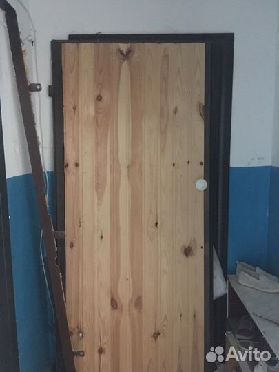 Дверь входная сейфого типа