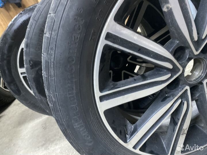Continental ContiPremiumContact 5 215/55 R17 94W