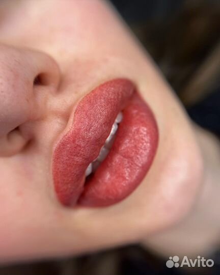 Перманентный макияж бровей и губ