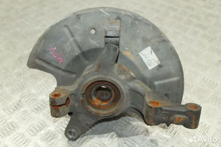 Ступица (кулак) передний левый Mazda MPV LW