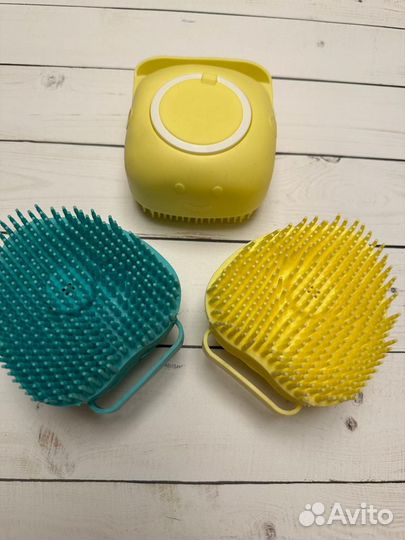 Силиконовая губка для мытья животных с дозатором