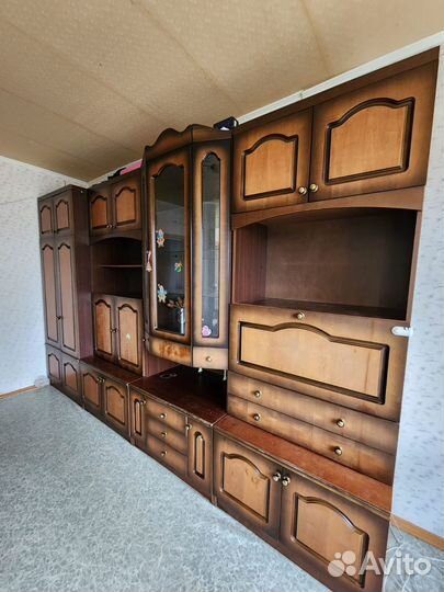 Стенка бу в хорошем состоянии