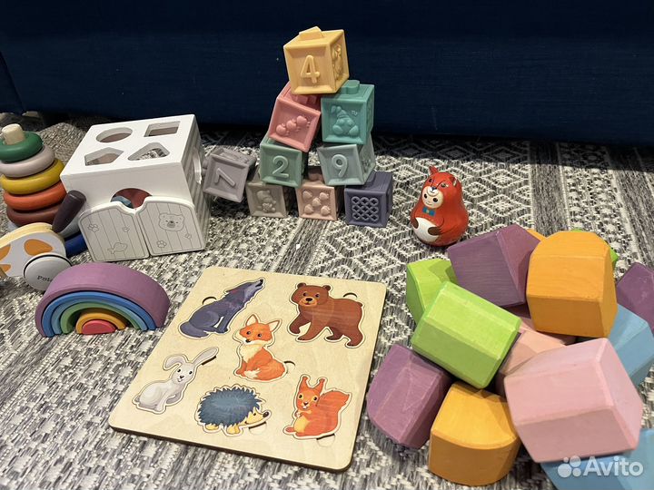 Развивающие игрушки для малыша пакетом