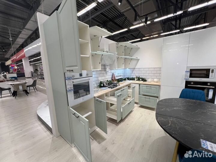 Кухонный гарнитур новый