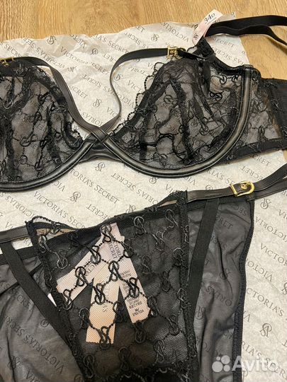 Комплект нижнего белья victoria secret новый