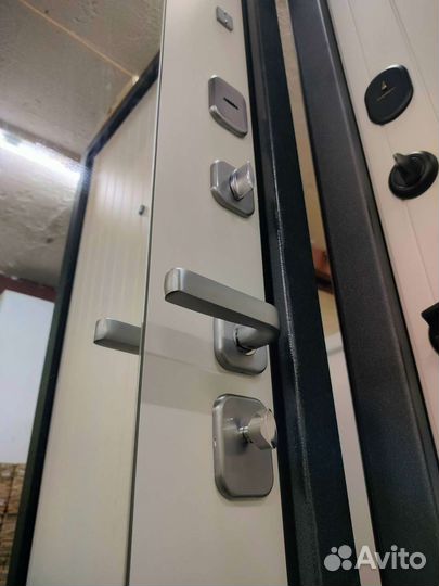 Входная дверь Толстяк зеркало 960 правое