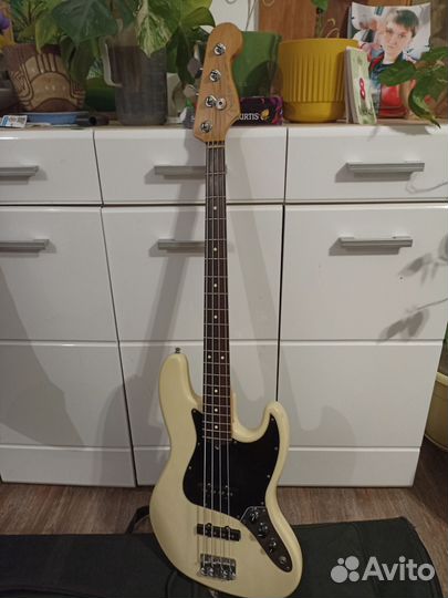 Бас гитара fender jazz bass