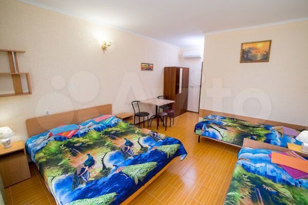 Комната 18 м² в 9-к., 1/2 эт.