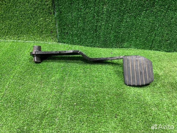 Педаль тормоза Renault Megane хэтчбек 1 2012