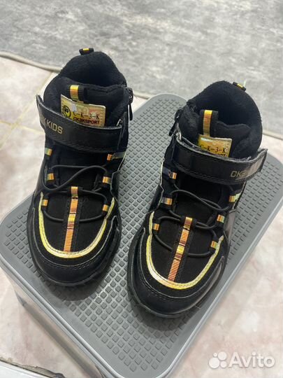 Кроссовки для девочки