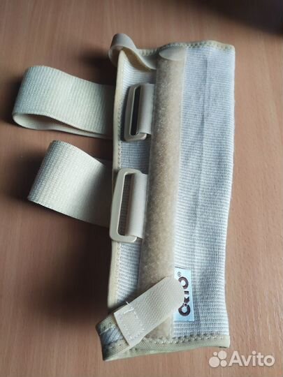 Бандаж на лучезапястный сустав