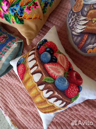 Подушка(корзина, цветы, сова). Ручной работы