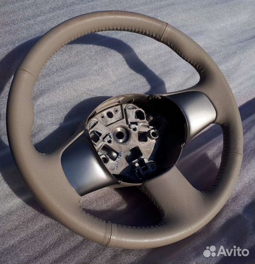 Руль Кожанный от nissan cube Z12