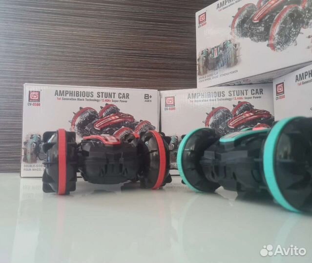 Машинка-перевертыш на пульте управления