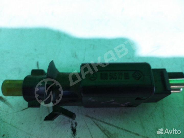 Выключатель стоп-сигнала Mercedes-Benz E W210