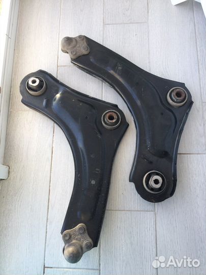 Рычаг передний Renault Fluence Megane 3, Scenic 3